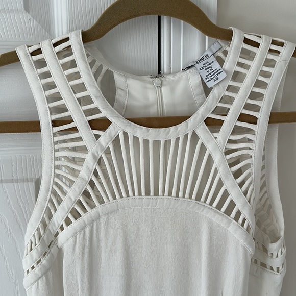 Bar lll XS WHITE DRESS. Worn once - Picture 3 of 3